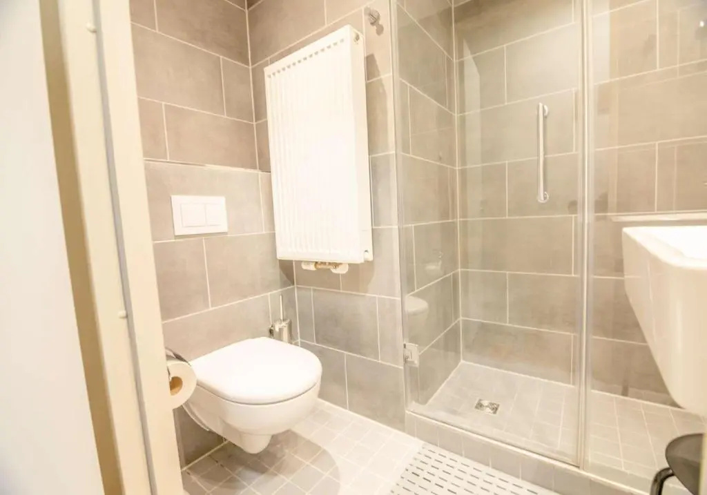 Double room (full double bed)