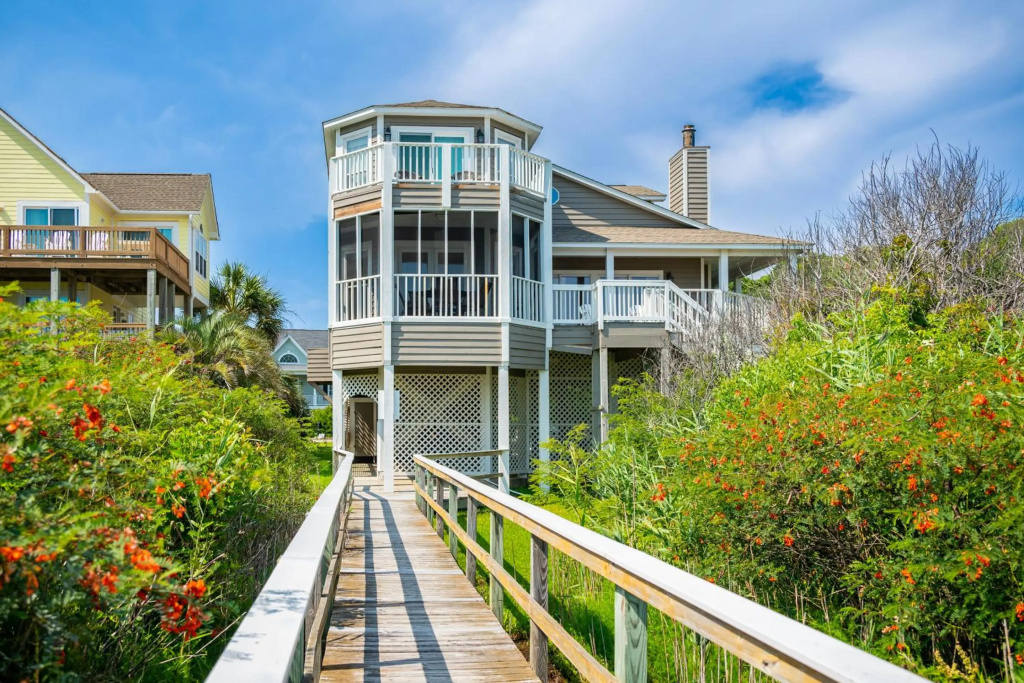 Turtleopia by Oak Island Accommodations