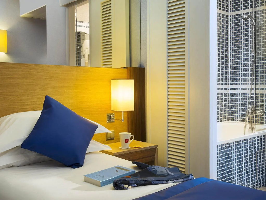 Classic Double room (full double bed)