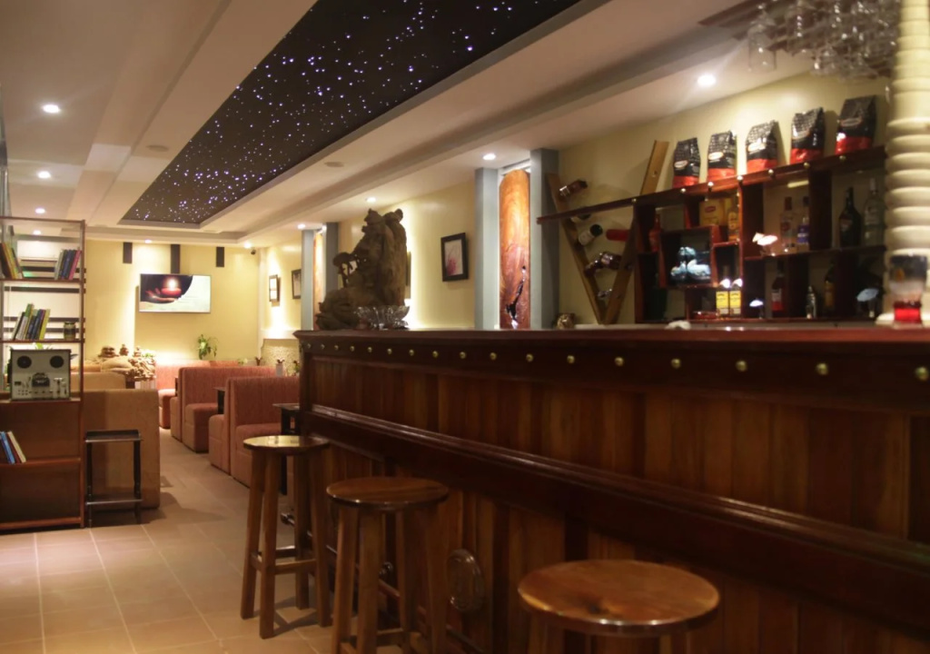 Food & Beverage