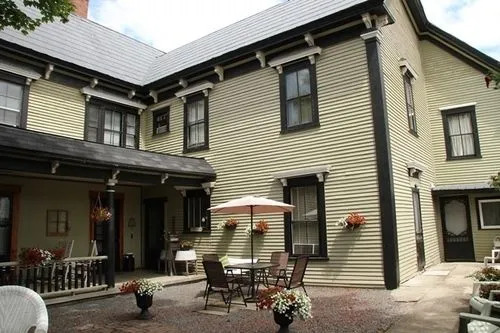 Bennett House Bed & Breakfast