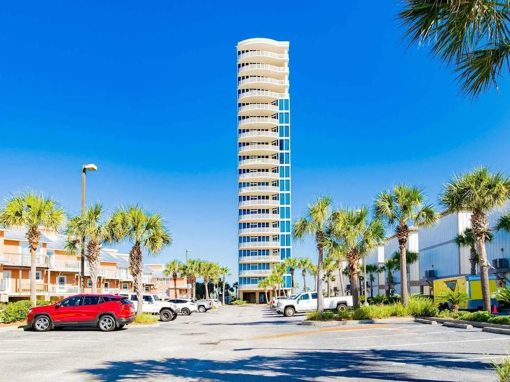 Lagoon Tower #402