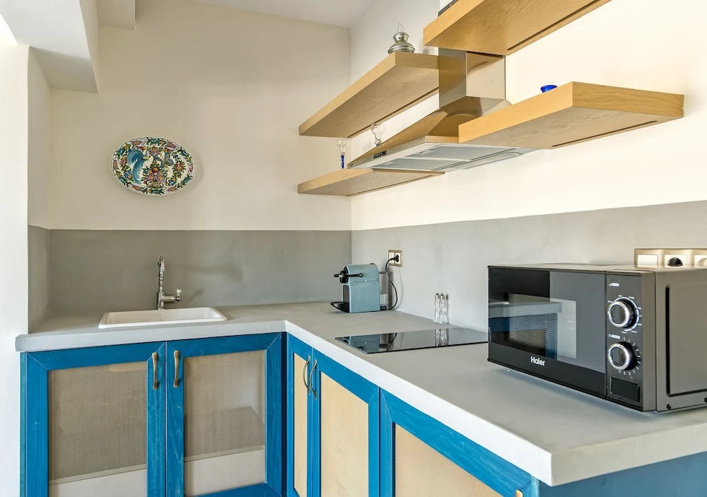 Apartment with balcony and with sea view