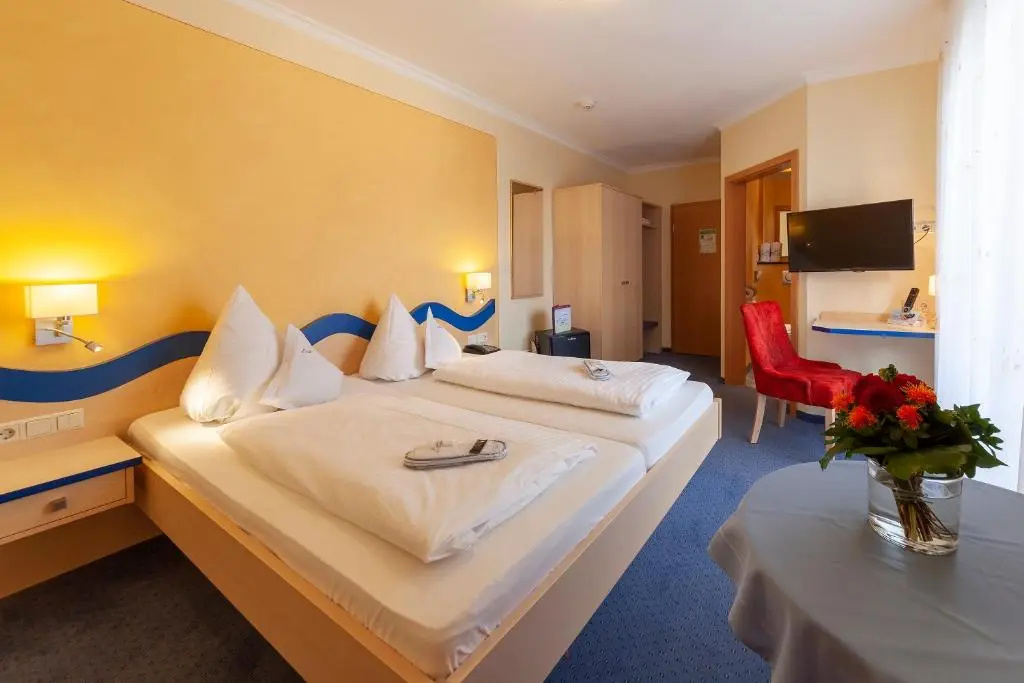 Standard Double room (full double bed)