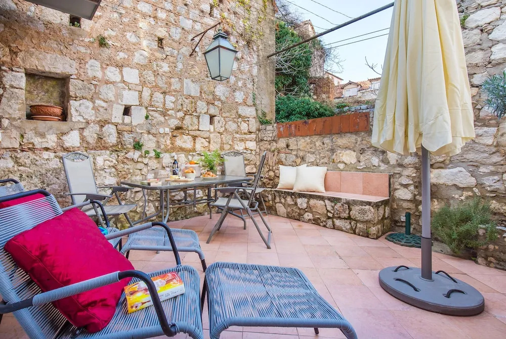 Steps Old Town Apartments by Irundo - 2