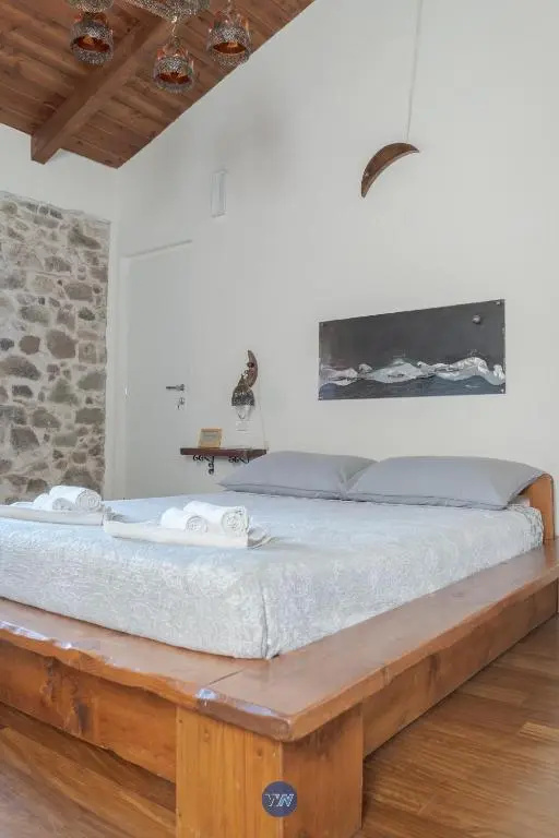 L'Occhio di Santa Lucia, Terre Marine