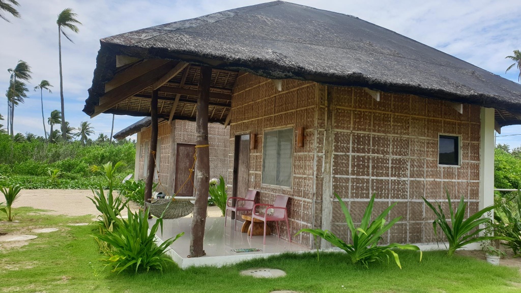 Bungalow with garden view