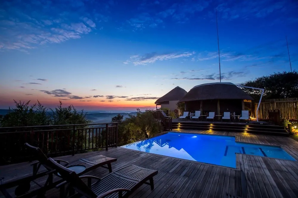 Umzolozolo Private Safari Lodge