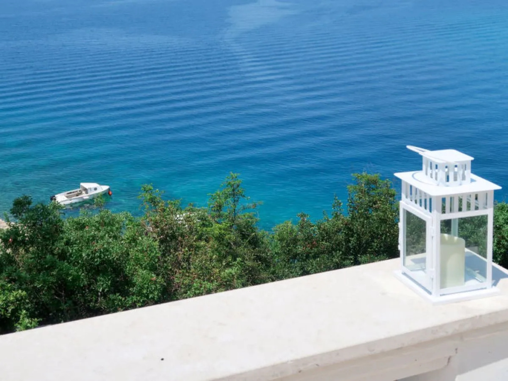 Beach & Waterfront