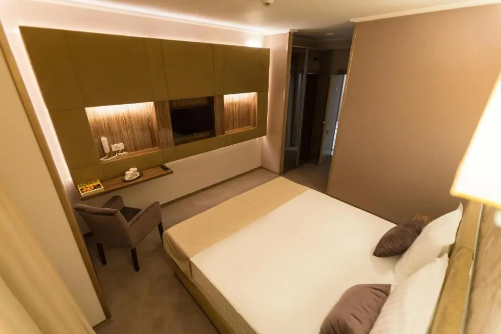 Premium Double room (full double bed)