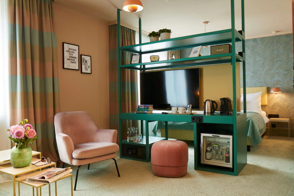 Double Suite (full double bed)
