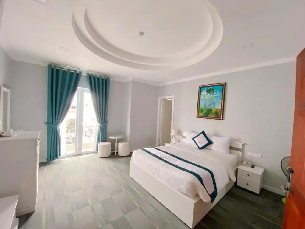 Deluxe Double room with balcony (full double bed)