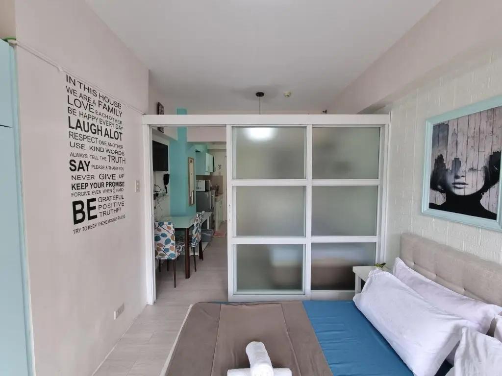 4 pax Tagaytay Prime Staycation WIFI NETFLIX and light cooking FREE VIEWDECK