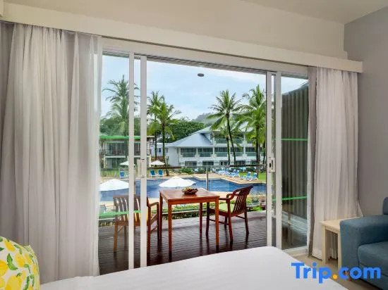 Трёхместный семейный номер Premier в The Briza Beach Resort Khaolak