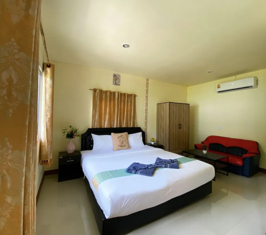 Superior Double room with garden view (full double bed)