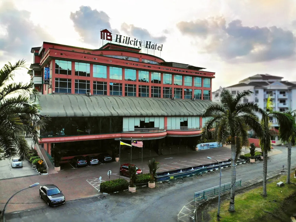 Hillcity Hotel & Condo