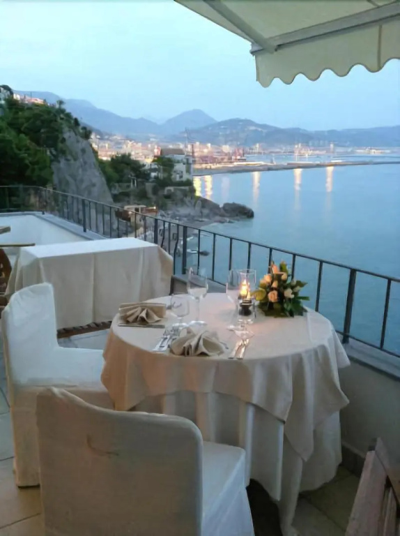 Food & Beverage