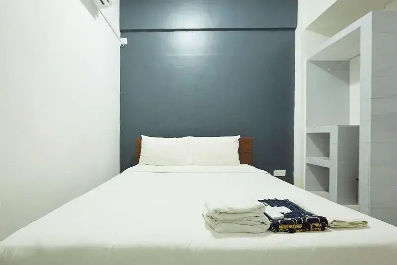 Deluxe Double room with sea view (full double bed)