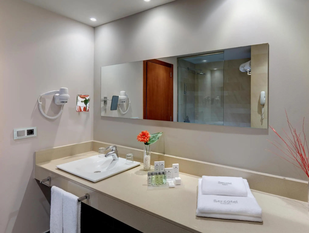 Hotel Sercotel Ciutat de Montcada - Général