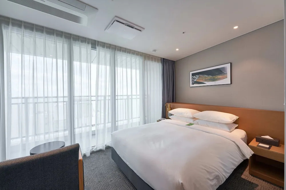 Premier room