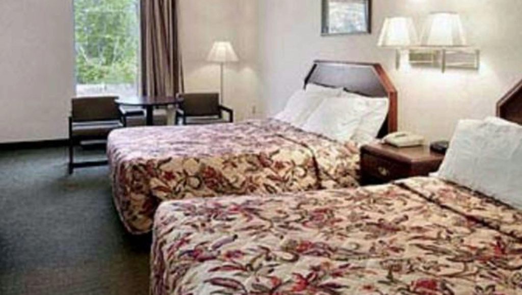 Gray Inn and Suites — 3