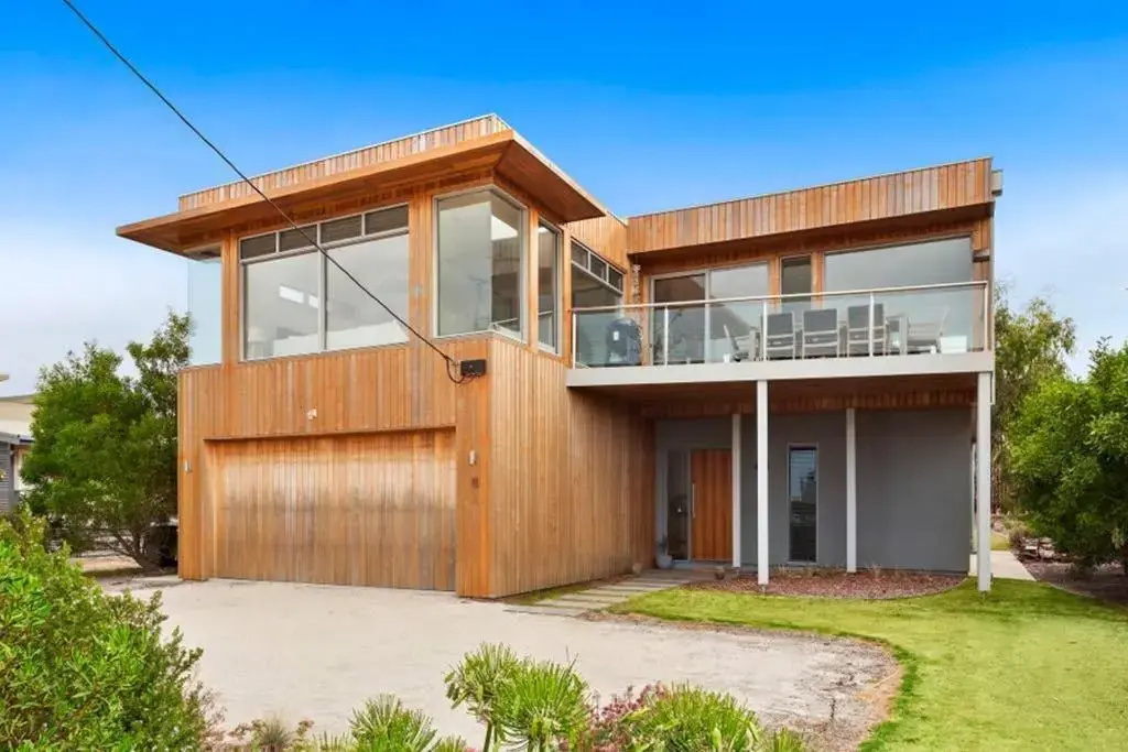 Beach Road Luxury with Ocean Views