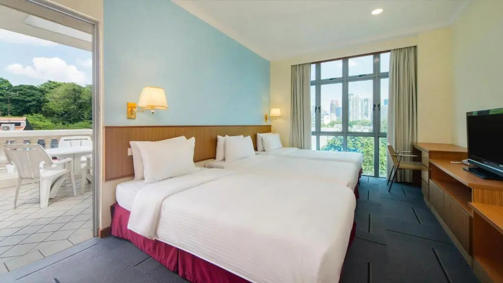 Standard Triple room with balcony