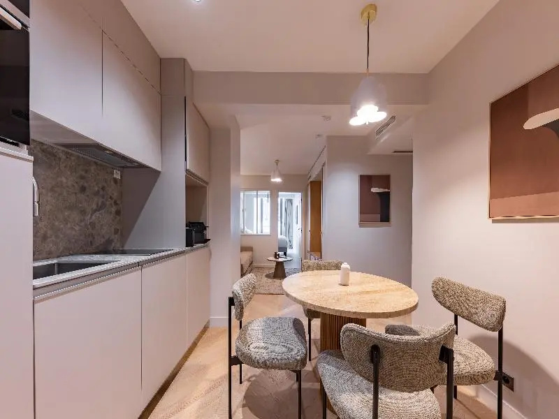 Le Pera Hotel 127