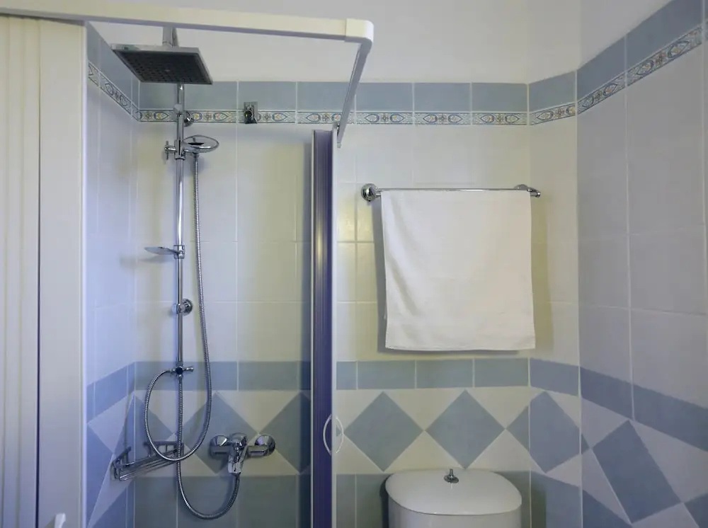 Standard Triple room with sea view