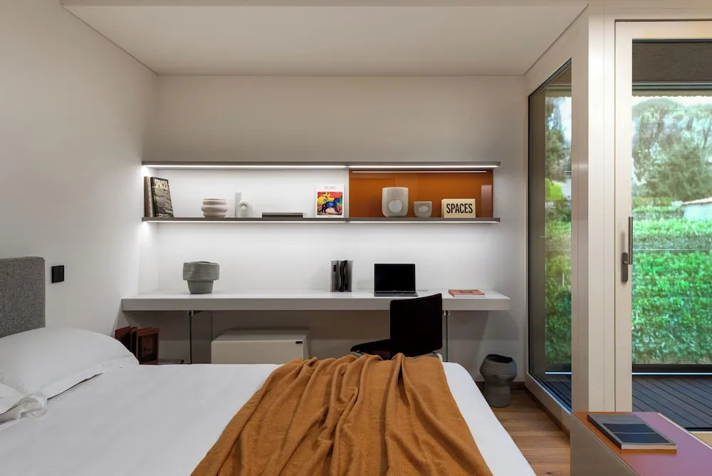 Standard Double room with balcony (full double bed)
