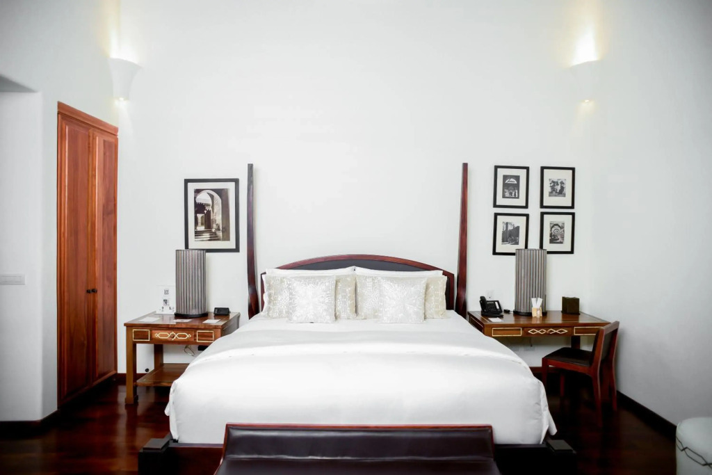 Hotel Casa Blanca 7 / Rooftop Bar by null