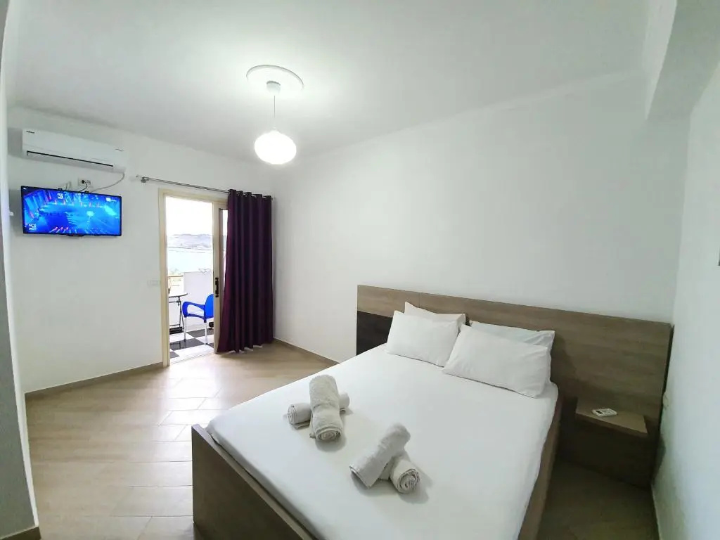 Standard Triple room with sea view