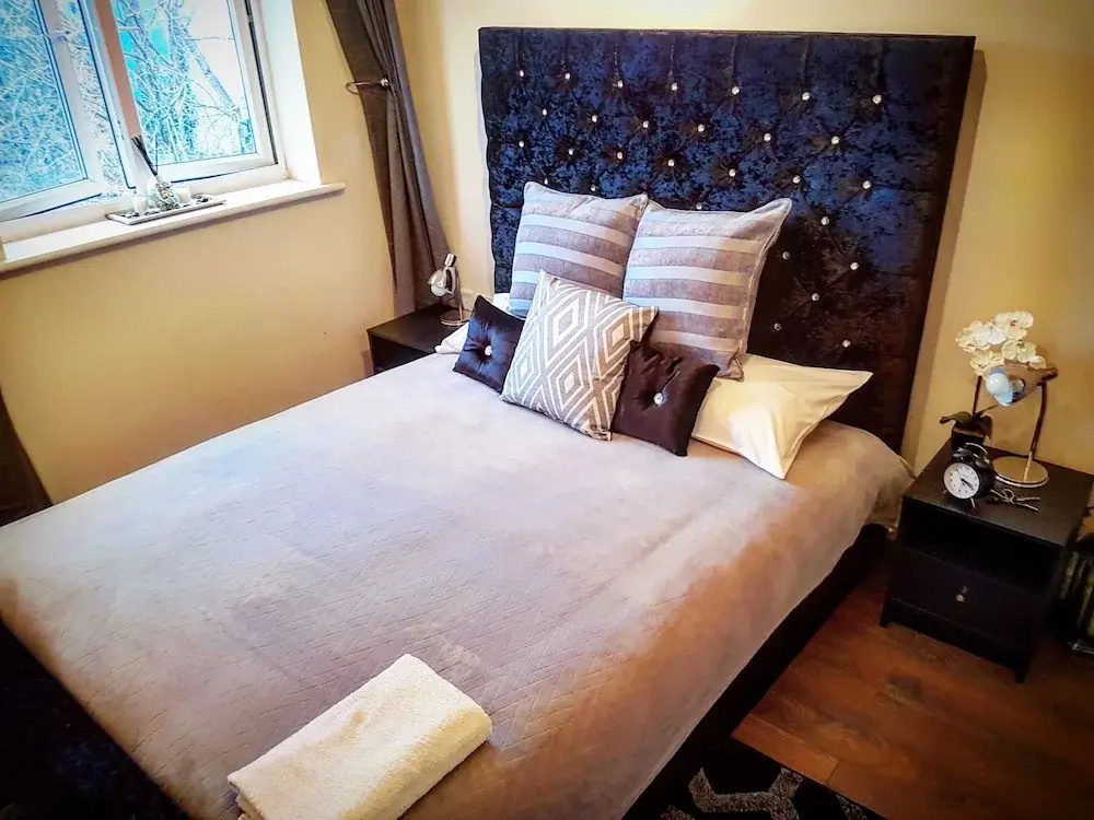 Luxury Two Bedroom Apartments - фото 2
