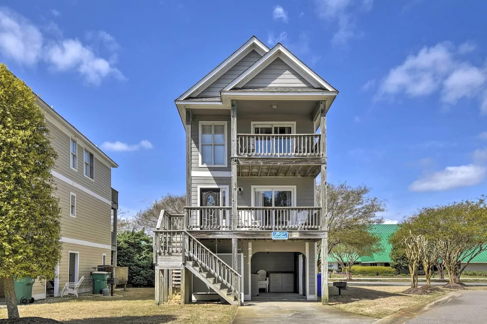 Home w/ Deck in Corolla Light: Walk to Beach!
