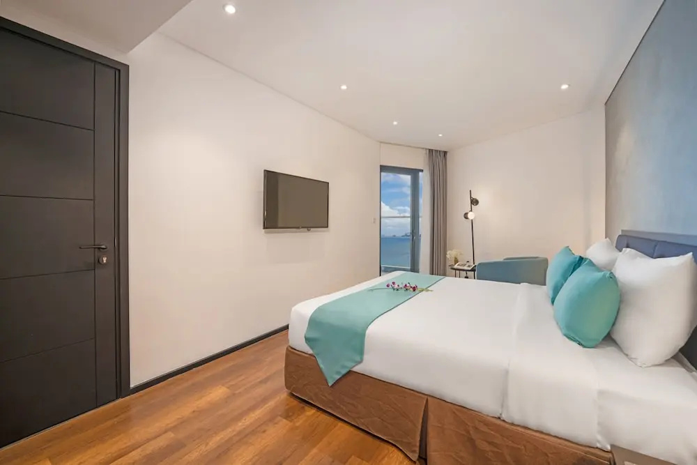 Deluxe Double room with sea view full double bed