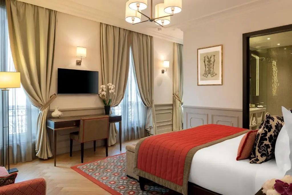 La Clef Tour Eiffel Paris by The Crest Collection 31