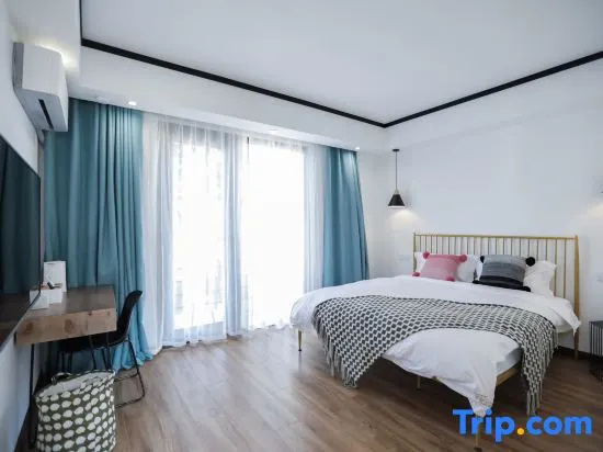 Standard Double room with balcony and with garden view (full double bed)