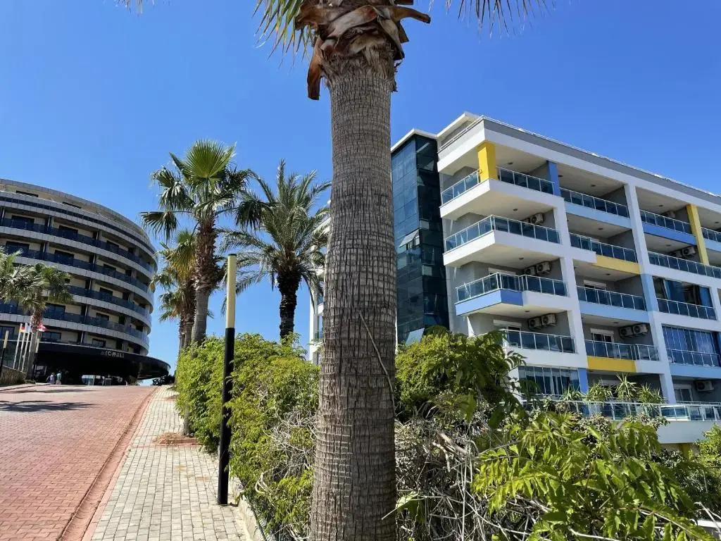 SA Apartments! 300m to the Beach