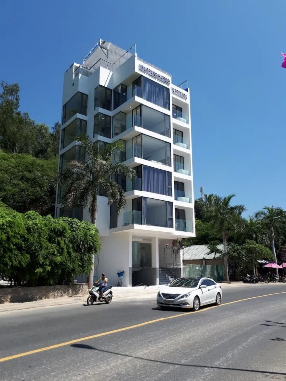 Nha Trang Harbor Apartments & Hotel