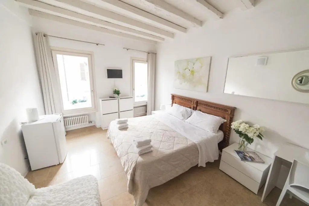 Superior Double room (full double bed)