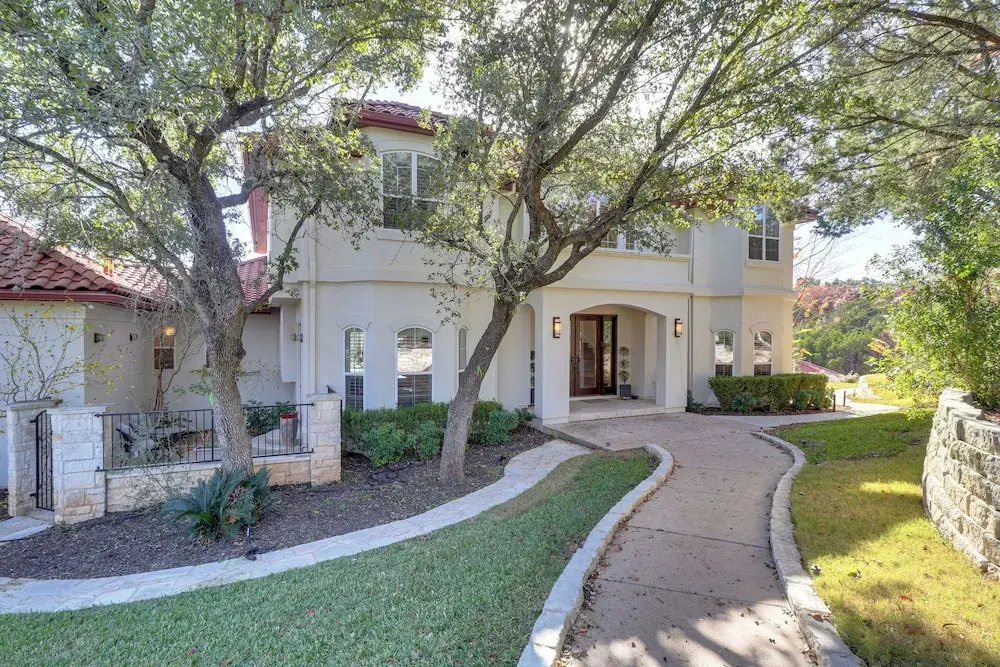 Patio, Pool & Views: Spacious Hill Country Getaway