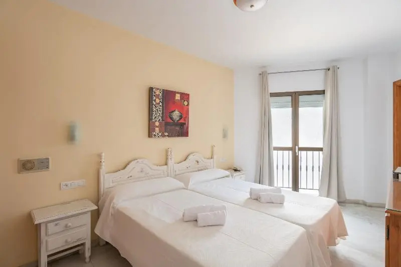 Standard Double room with balcony (full double bed)