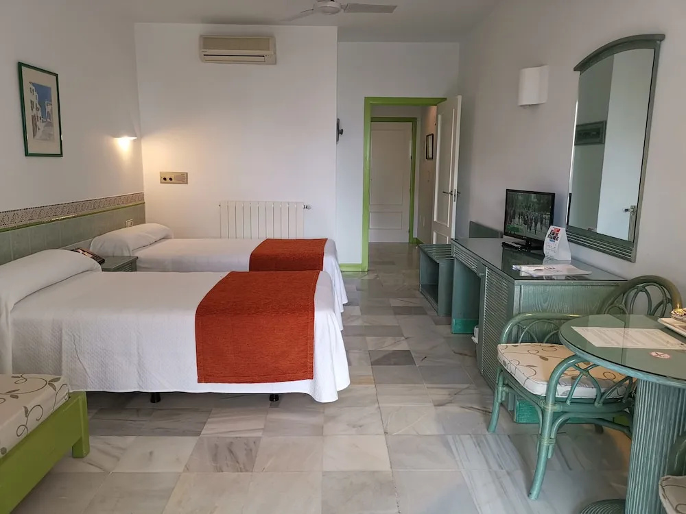 Standard Double room with balcony (full double bed)