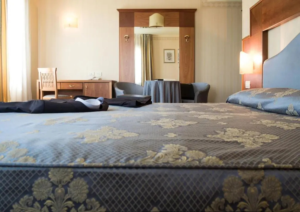 PHI Hotel Astoria - Chambres