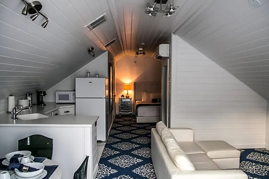 Standard Double room with partial view (full double bed)