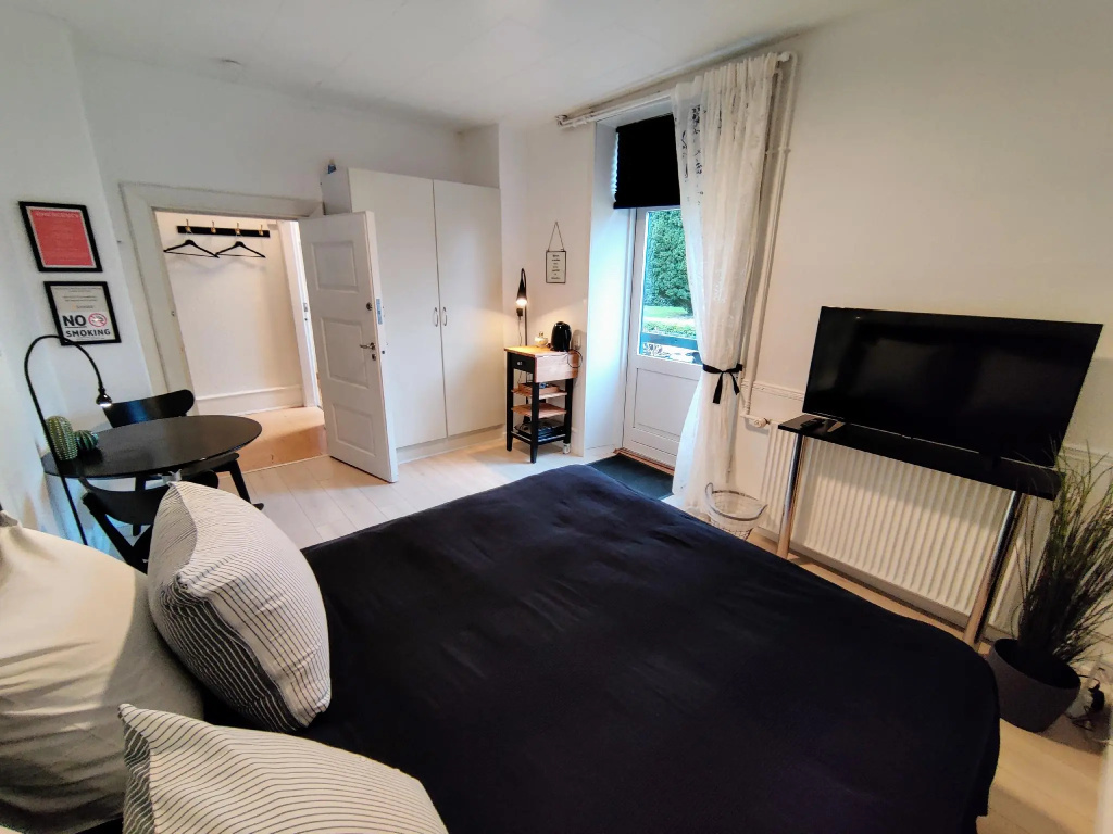 Standard Double room (full double bed)