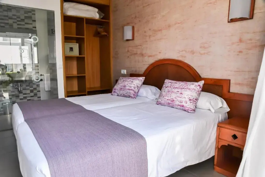 Double room (twin beds)
