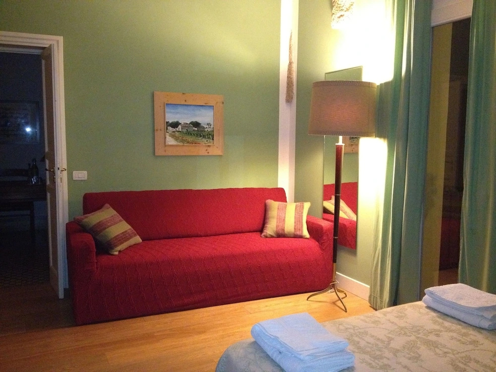Standard Double room with balcony (full double bed)