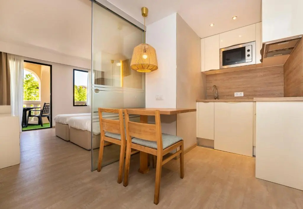 Single Studio with balcony