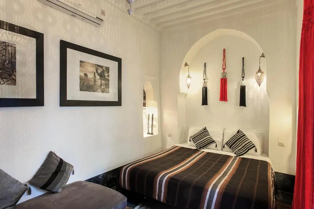 Deluxe Double room (full double bed)